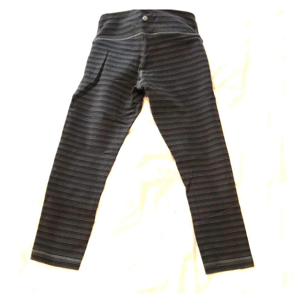 Lululemon Wunder Under Low-Rise crop tights